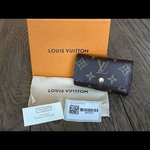 Authentic LV 6 KEY HOLDER